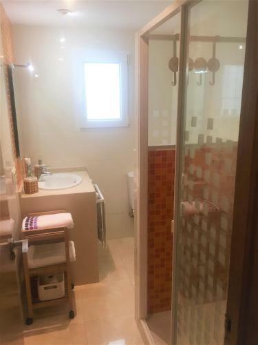 Renovated Apartment Steps Away From The Beach