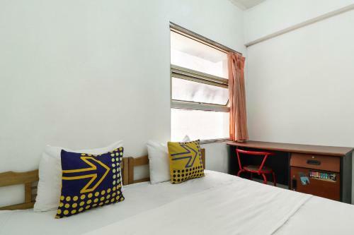 Hotel Spot On 90894 Icarus Home Syariah