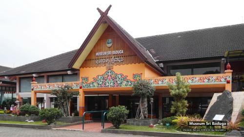 Hostal Kpkb Mustang Guest House