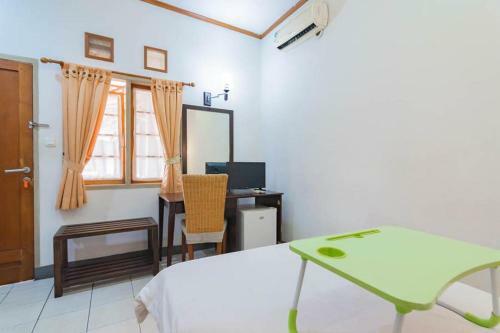 Urbanview Hotel Rumah Asri Bandung