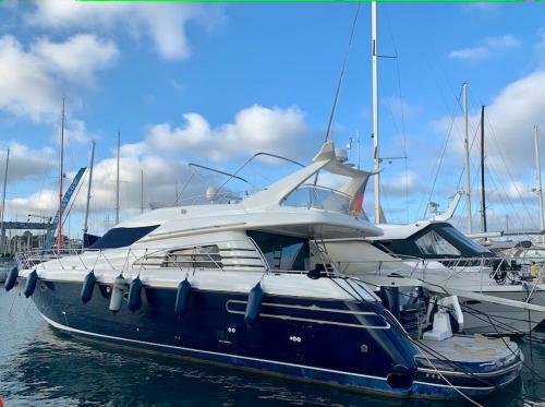 Yacht 18m Sunseeker In Mallorca