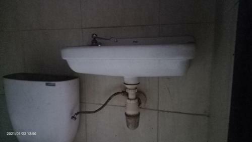 Hotel Oyo 90264 Tedja Guest House