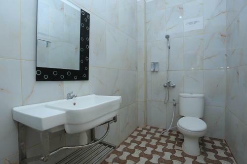 Hotel Oyo 1864 Tiara Guest House
