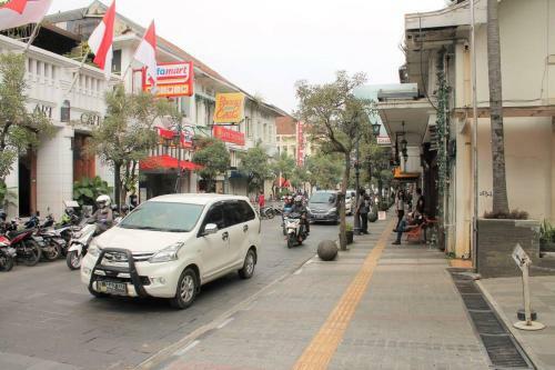 Braga City Walk 3br Apartment - Homy & Spacious