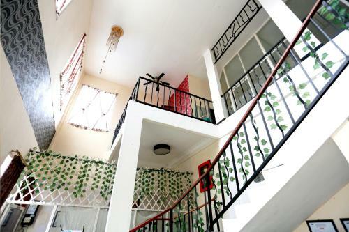Hostal Olive Guest House Bumi Mas Raya