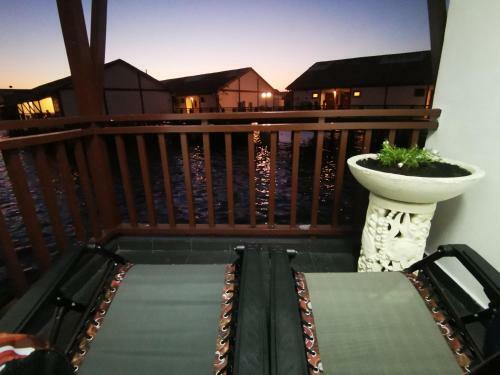 Hotel Vt Vacation Water Chalet Pd