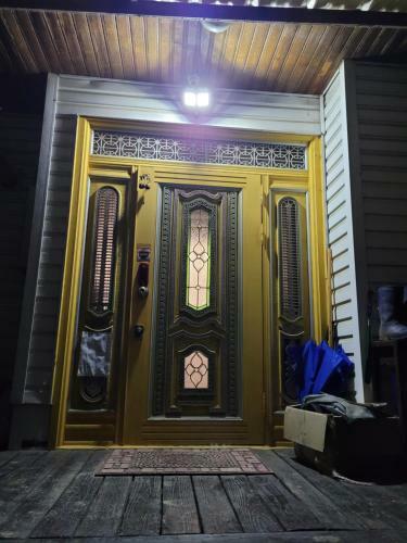Shimtoong Family Home