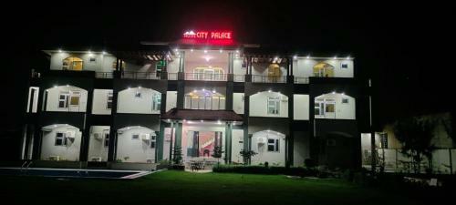 Oyo 83300 Hotel City Palace