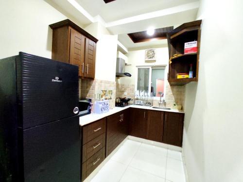 Luxury 2 Bedrooms Lounge Kitchen Apartments Flat E11 Islamabad