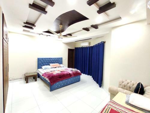 Luxury 2 Bedrooms Lounge Kitchen Apartments Flat E11 Islamabad