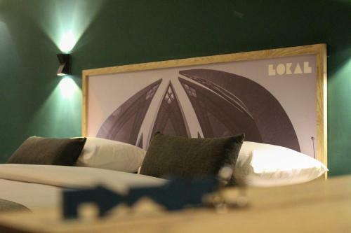 Hotel Lokal Rooms X F7 Markaz