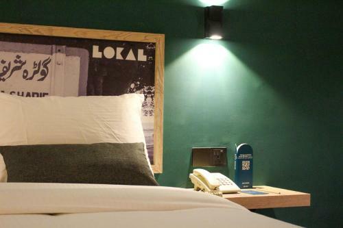 Hotel Lokal Rooms X F7 Markaz