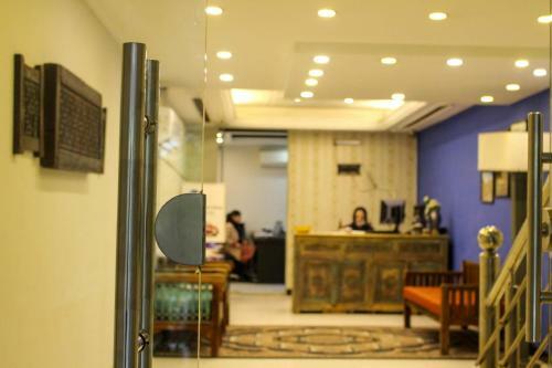 Hotel Lokal Rooms X F7 Markaz