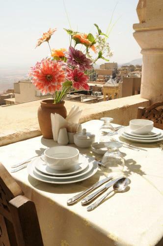 Kadim Hotel
