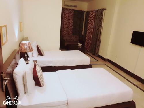 Hostal Royal Motel Guest House