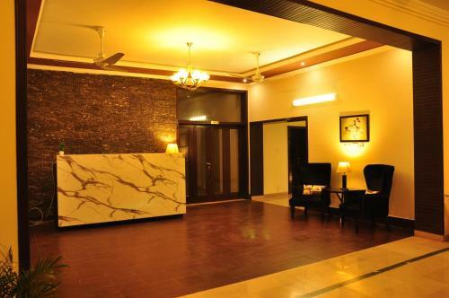 Reina Boutique Hotel - G6/3