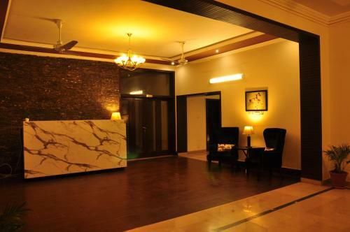 Reina Boutique Hotel - G6/3