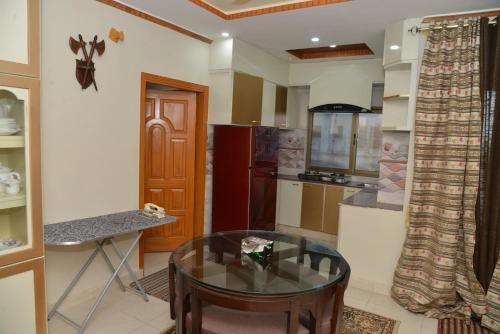 Apartamento Roshan Heights