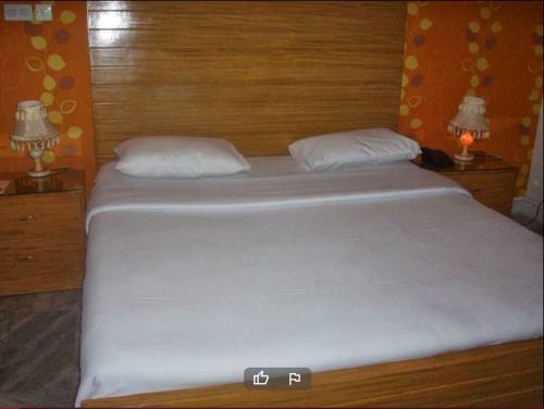 Hostal Landmark Guest House