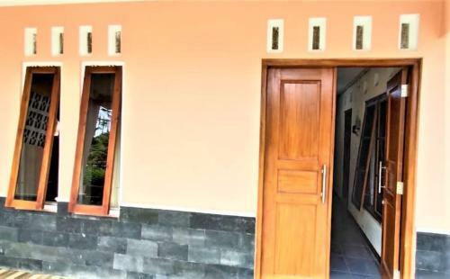 Hostal Madit Jaya Homestay