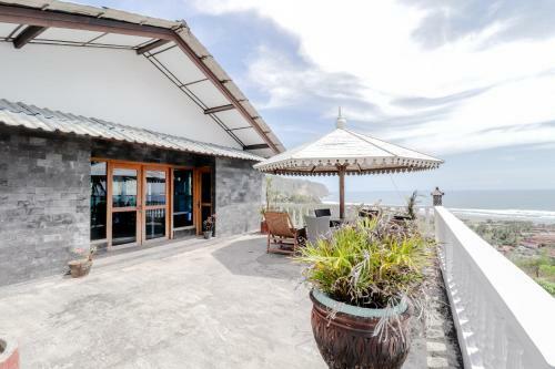 Adinda Beach Hotel And Villa