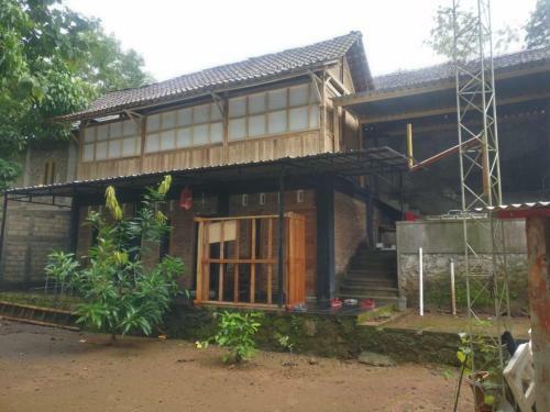 Albergue Homestay Kurnia