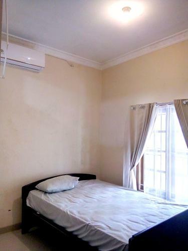 Hostal D'topadan Guest House