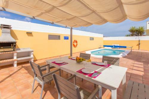Villa Bella Lucia 3. Piscina Climatizada, Wifi, Bbq.