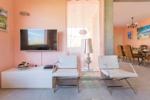 Villa Bella Lucia 3. Piscina Climatizada, Wifi, Bbq.