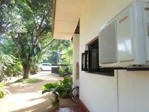Bed & Breakfast Indrani Inn Tourist Rest