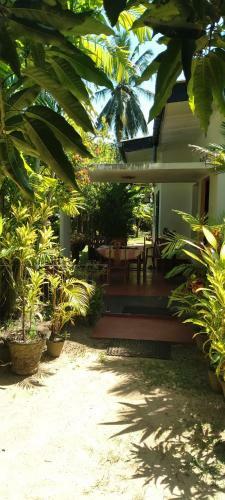 Bed & Breakfast Indrani Inn Tourist Rest