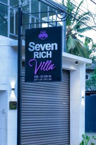 Hostal Seven Rich Villa