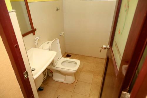 Hotel Dinora Resort Anuradhapura