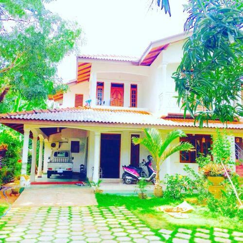 Hostal Purasara Guest