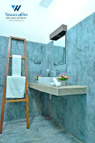 Nuwara Wewa Holiday Resort