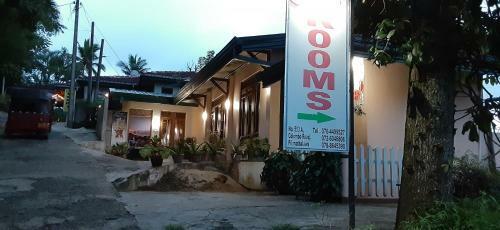 Hostal Kandyan Holiday