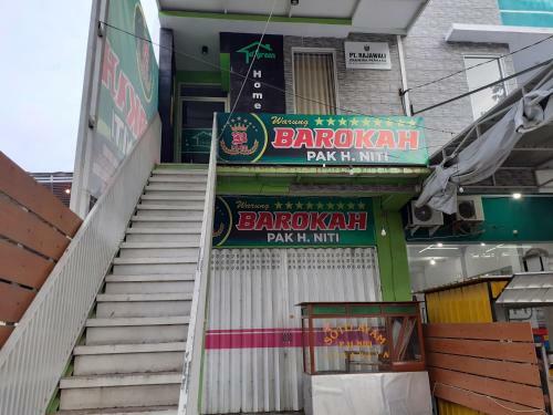 Hotel Spot On 2332 D'green Homestay