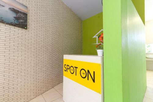 Hotel Spot On 2332 D'green Homestay
