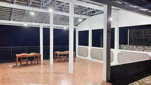 Bed & Breakfast Kelapa Gading Villas