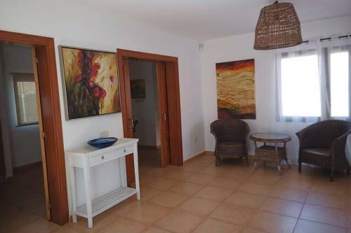 Anahi Homes- Villa Palm View