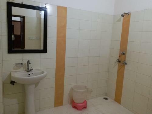 Hotel G C Regency