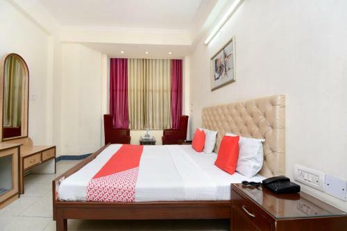 Oyo 26594 Hotel Chirag