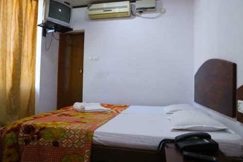 Hotel Ramanilayam Tourist Home