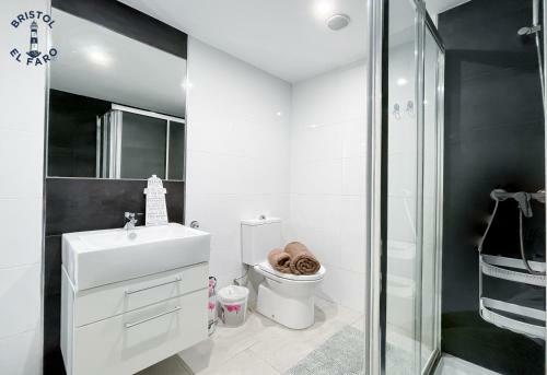 Apartamento Digital Bristol El Faro - Wifi Free & Pool - 3 Persons