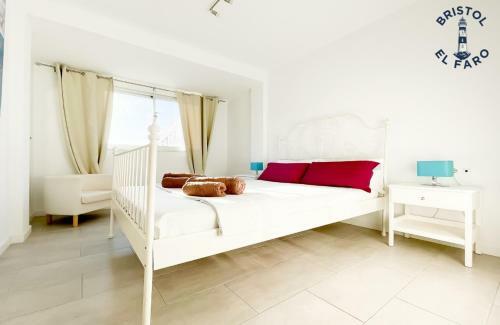 Apartamento Digital Bristol El Faro - Wifi Free & Pool - 3 Persons