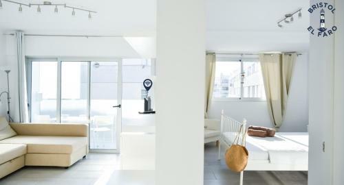 Apartamento Digital Bristol El Faro - Wifi Free & Pool - 3 Persons