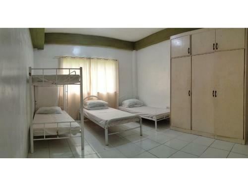Hotel Oyo 800 Ddd Habitat Dormtel Bacolod