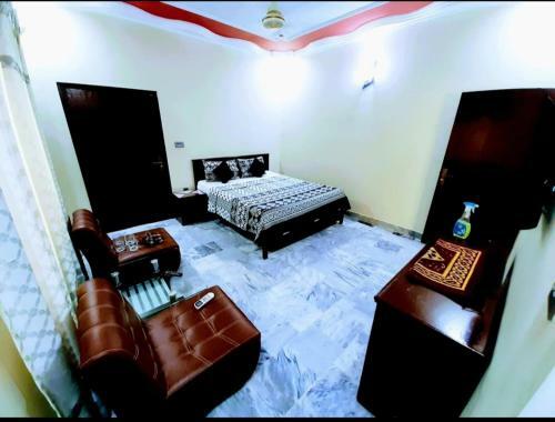 Hostal Galaxy Inn Hotel Near Millennium