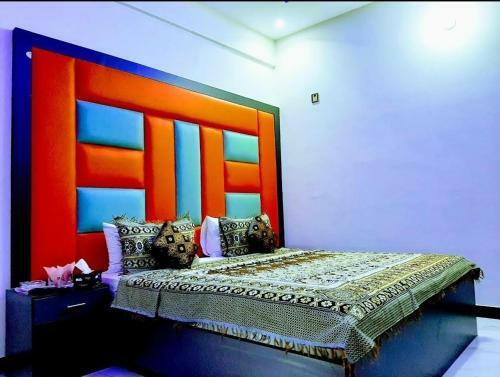 Hostal Galaxy Inn Hotel Near Millennium