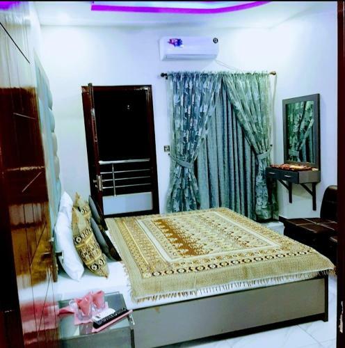 Hostal Galaxy Inn Hotel Near Millennium